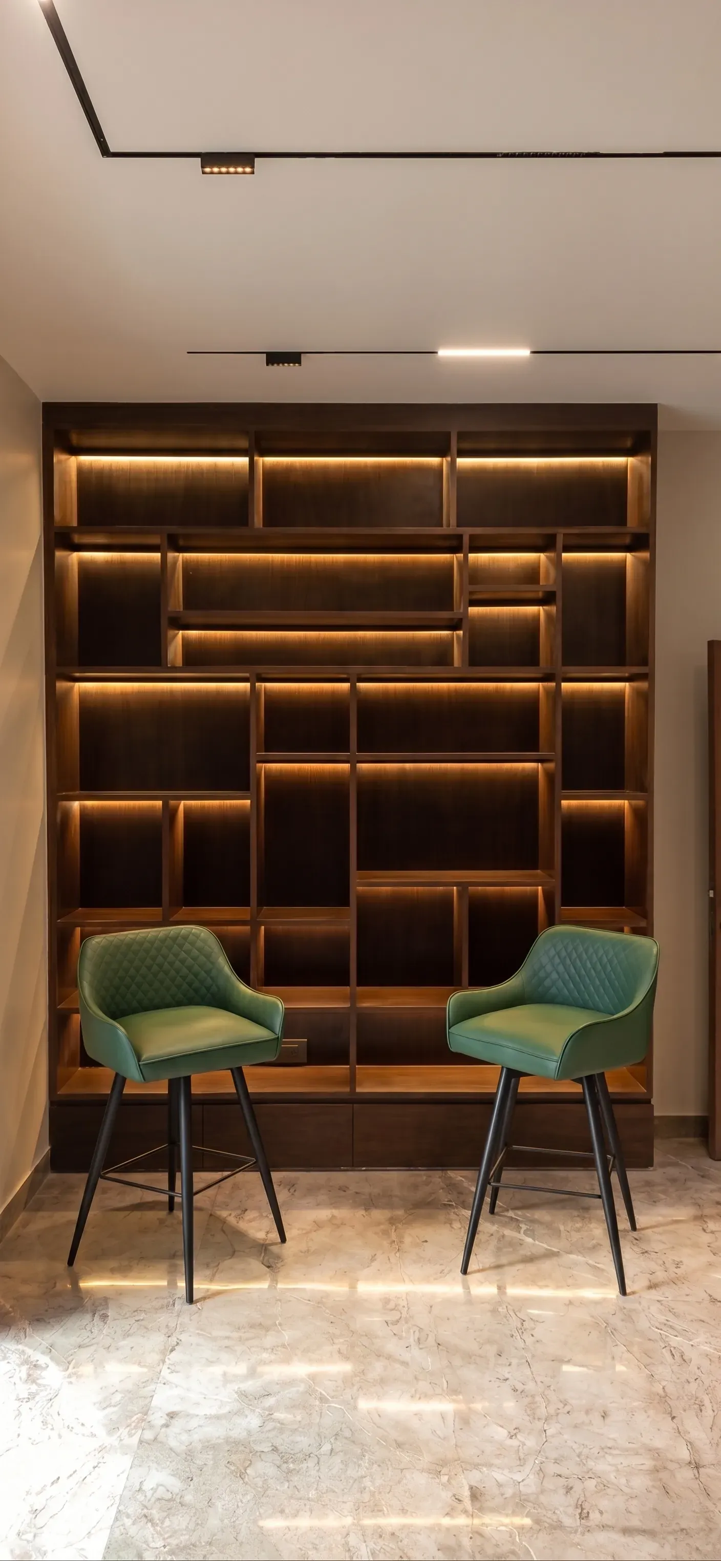 Bedroom bookshelf unit